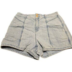 Universal Thread Women's High Rise Midi Denim Shorts Size 12/31 Light Wash‎